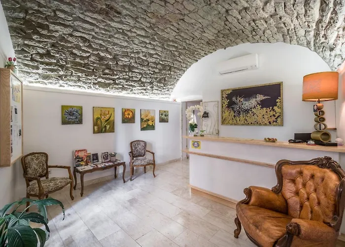 Bosa Queen House