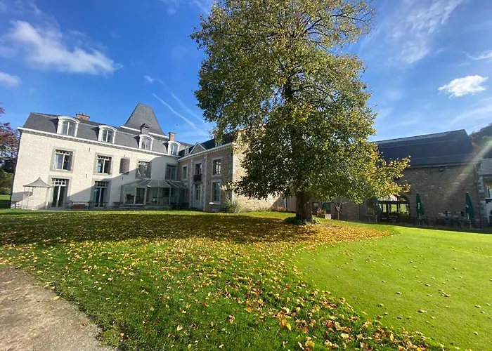La Chambre Et Le Studio Du Chateau Du Golf De Bernalmont Luik