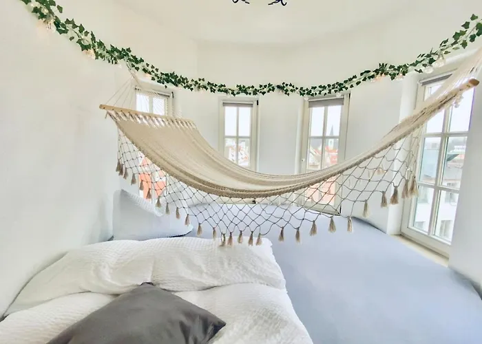 Room In Apartment - Schlafen Wie Prinzessinnen In Kemptens Schlosschen