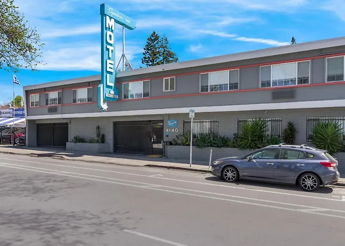 Signature Inn Oakland