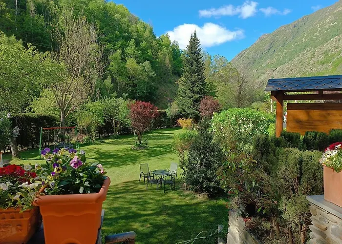 Hotel Estanys Blaus Tavascán
