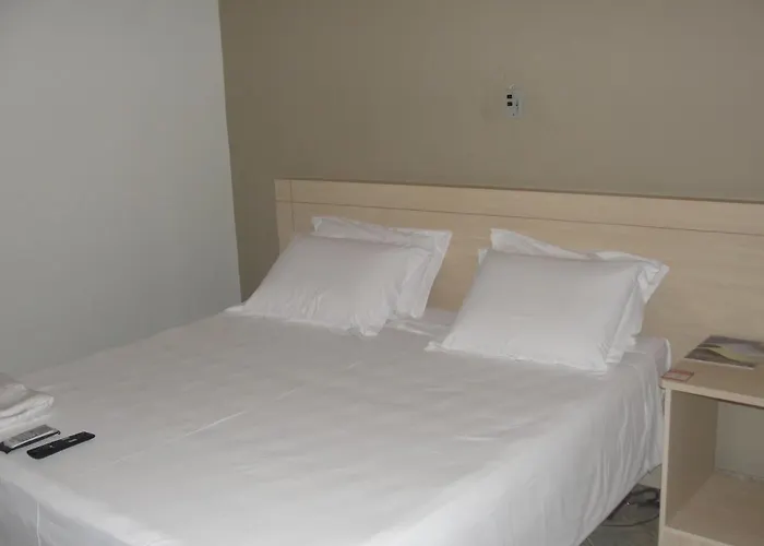 Manhuaçu Center Hotel