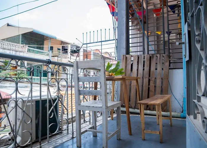 Sacred Lotus - Vegan Cafe X Hostel Phnom-Penh