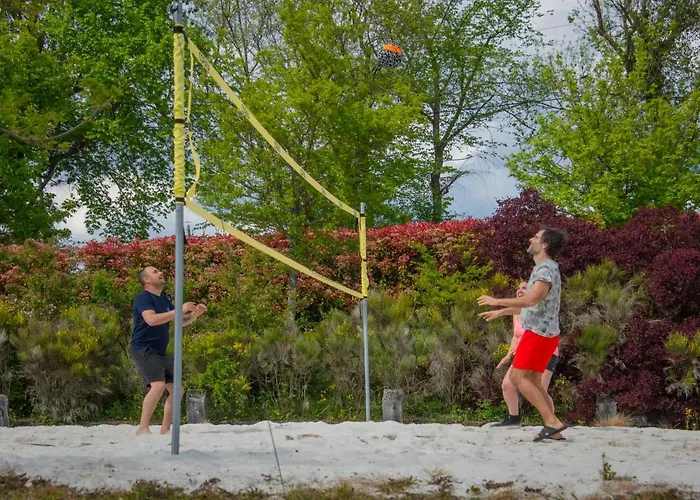 Résidence de tourisme avec piscine, le Domaine de Saint Orens Montréal