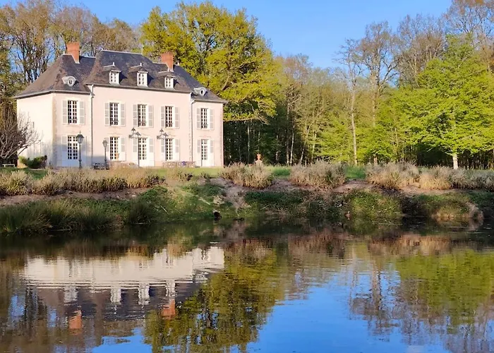 Charnay Plaisance, piscine, les chambres du chocolatier Daniel Mercier Vierzon