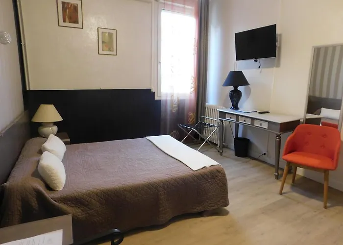 Hotel" La Tour De L'Horloge " Rivesaltes