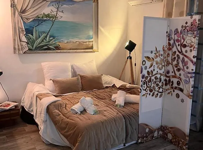 Les Canoubiers Luxe Et Serenite Au Coeur De Saint-Tropez Suites Spacieuses Avec Jardin Enchanteur