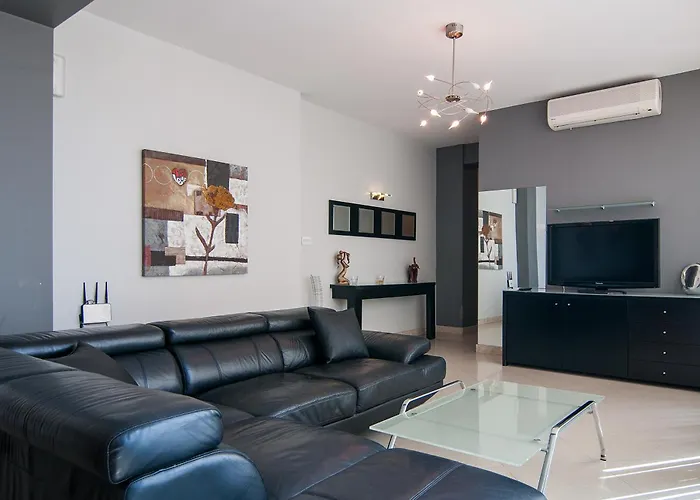 Pebbles Boutique Aparthotel Sliema