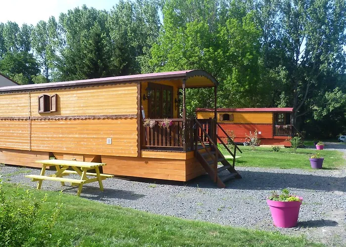 Hotel Comme Sur Des Roulottes à Saint-Nectaire
