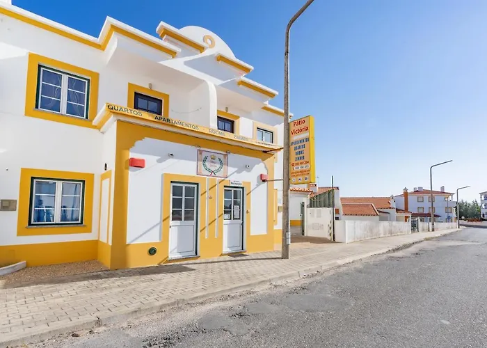 Apartamentos Pátio Victória by Umbral Vila Nova de Milfontes