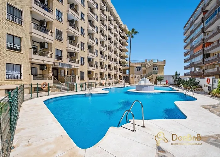 Apartamentos Con Parking Privado En El Paseo Maritimo De Fuengirola