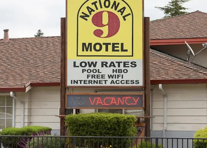 National 9 Motel