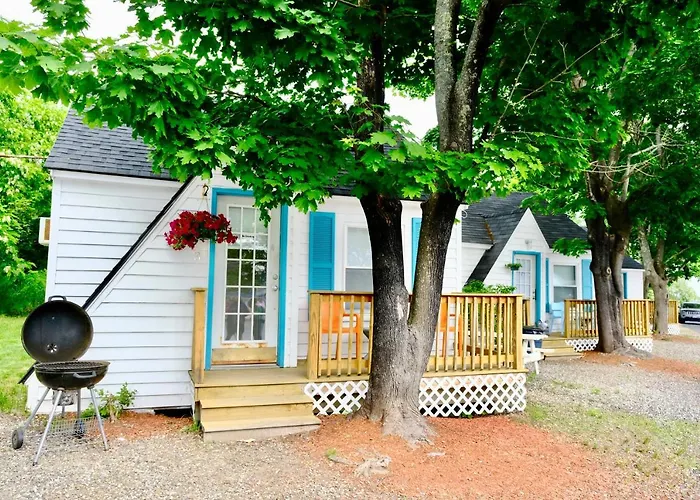 The Landings Inn And Cottages At Old Orchard Beach