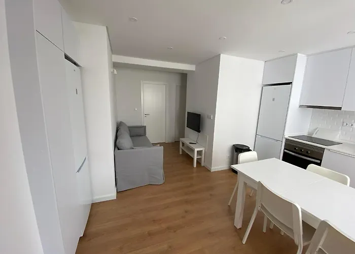 Carcavelos Beach Shared Serviced Apartment 11 Oeiras