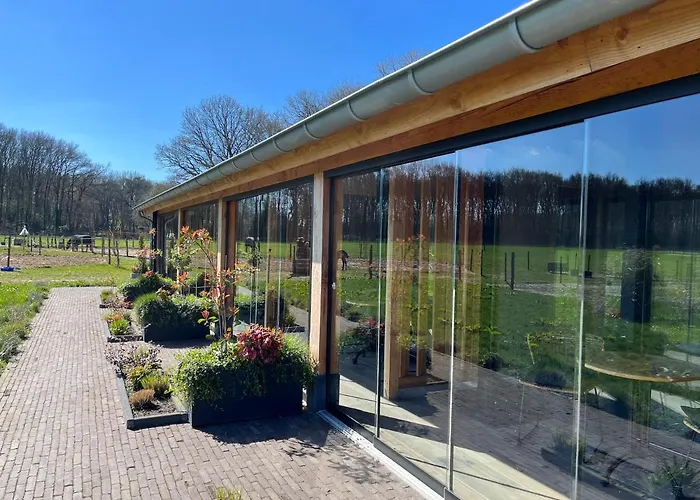 't Heidepaleis Bed and Breakfast Garderen
