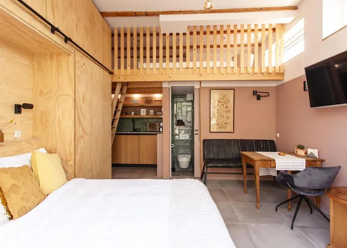 Lovely And Charming Guesthouse Near City Center, Close To Rotterdam