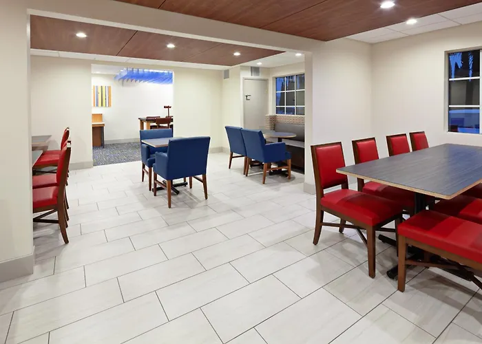 Holiday Inn Express Hotel & Suites San Diego-Escondido By Ihg