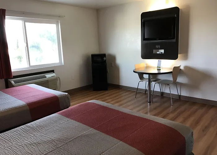 Motel 6-Costa Mesa, Ca - Newport Beach