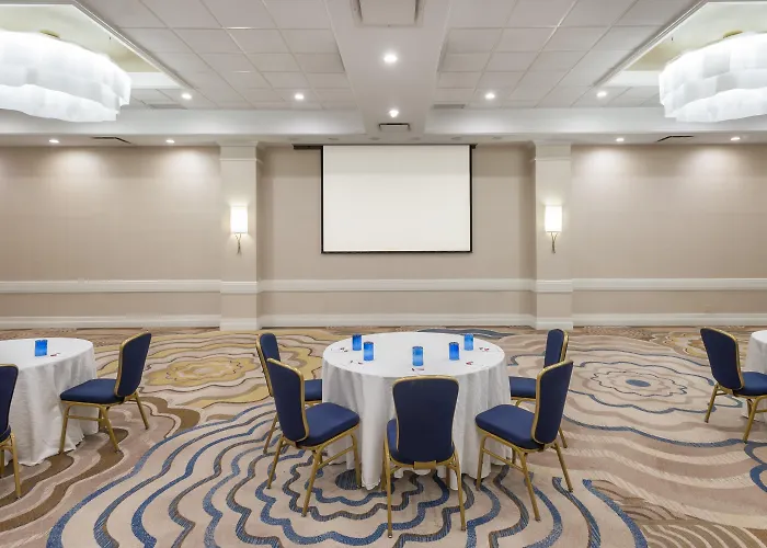 White Plains Hotels
