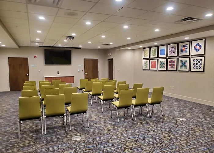 Holiday Inn Express & Suites Sandusky By Ihg