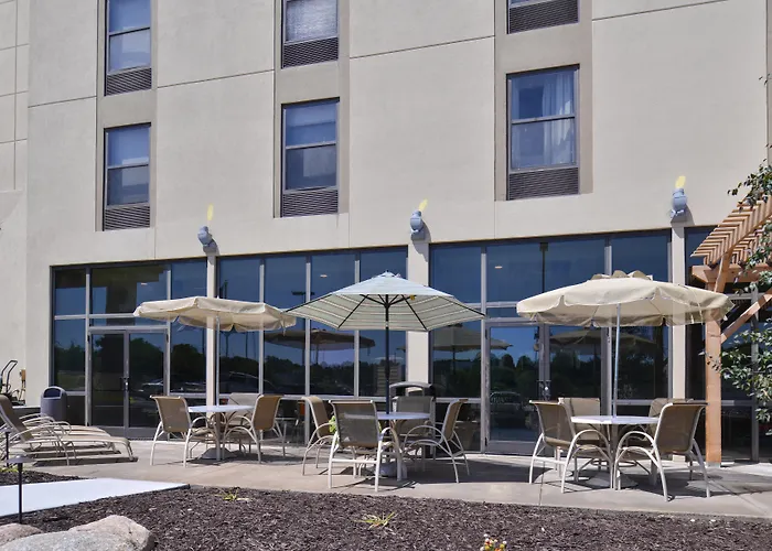 Holiday Inn Express & Suites Central Omaha By Ihg