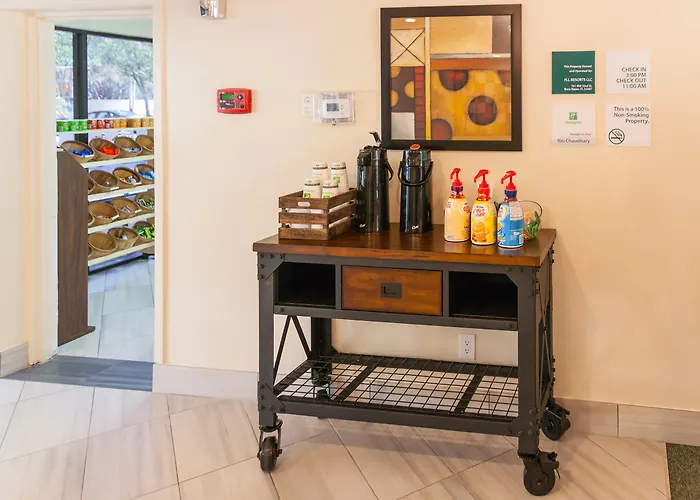 Holiday Inn & Suites Boca Raton - North