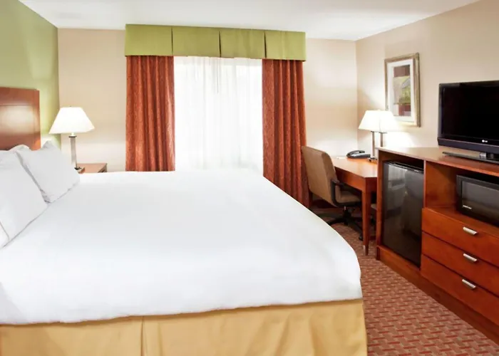 Holiday Inn Express & Suites Niagara Falls By Ihg