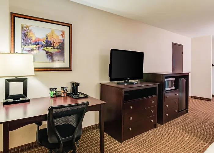 Clarion Hotel Convention Center Minot