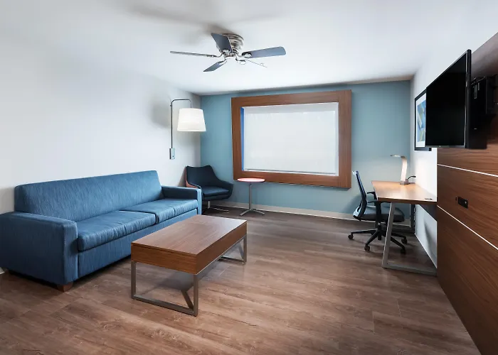 Holiday Inn Express & Suites West Plains Southwest By Ihg