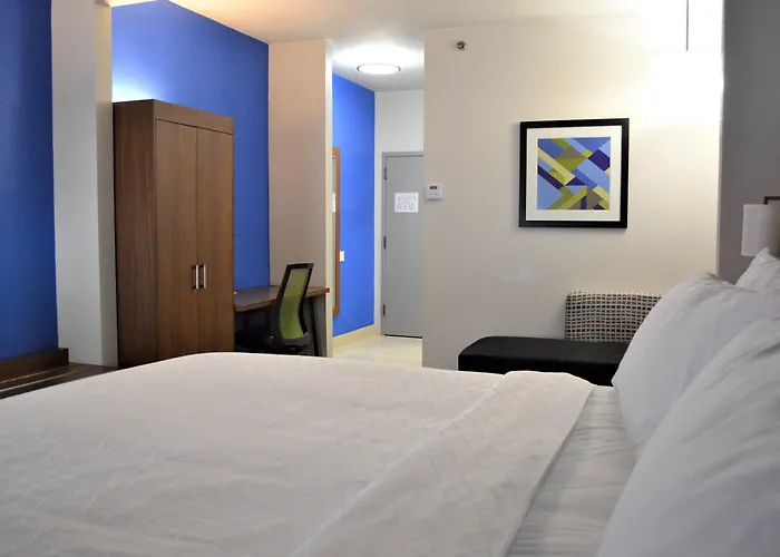 Holiday Inn Express & Suites Batesville By Ihg