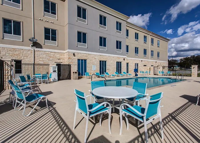 Holiday Inn Express & Suites Gatesville - N. Ft Hood By Ihg