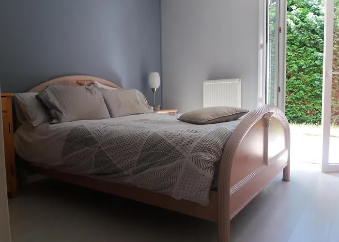 Bed and Breakfast Chambre Dans Maison Avec Piscine Et Cuisine à Saint-Etienne 