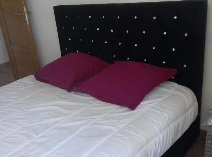 Chambre Queen- Size, N2, A 300M Plage,Clim,Wifi