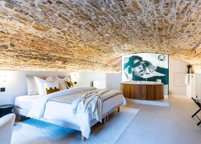 Legend Majestic Spa - Insolite & Unique - Champagne - Parking Prive Bourg-en-Bresse
