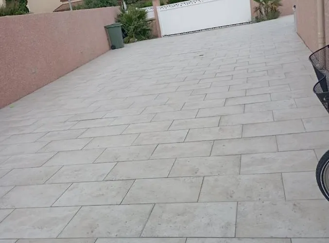 Chambre Queen- Size, N2, A 300M Plage,Clim,Wifi