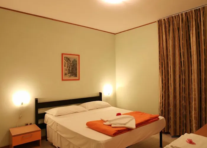 Isa-Apartment 4 Beds With Private Outdoor Space In Residence With Swimming-Pool In Marina Di Bibbona, Only 300 Meters From The Sea