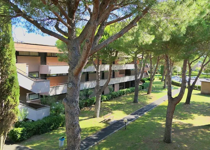 Apartment 3 Beds In Residence With Swimming-Pool Bed And Bath Linen Included Marina Di Bibbona
