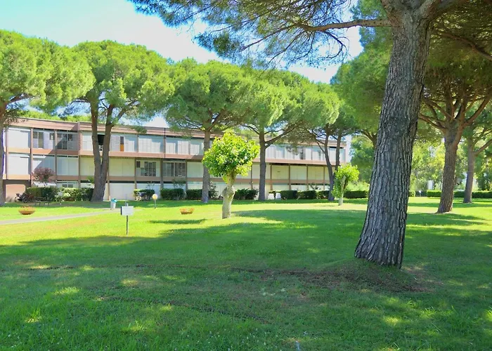Apartment 4 Beds With Private Outdoor Area In Residence With Swimming-Pool In Marina Di Bibbona, Only 300 Meters From The Beach