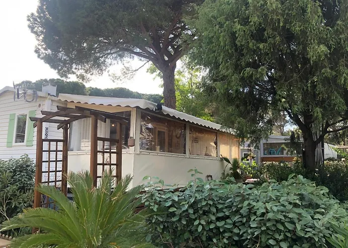 Mobilhome 6 personnes Camping Oasis Village 5 étoiles Puget-sur Argens
