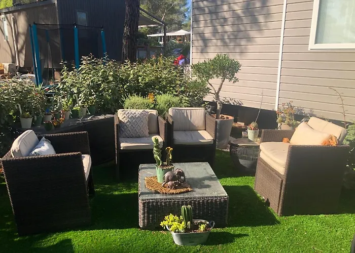 Mobilhome 6 personnes Camping Oasis Village 5 étoiles Puget-sur Argens