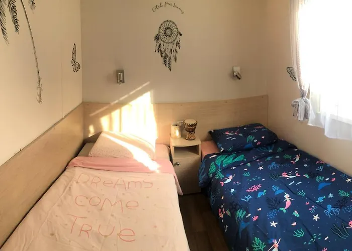 Mobilhome 6 personnes Camping Oasis Village 5 étoiles Puget-sur Argens