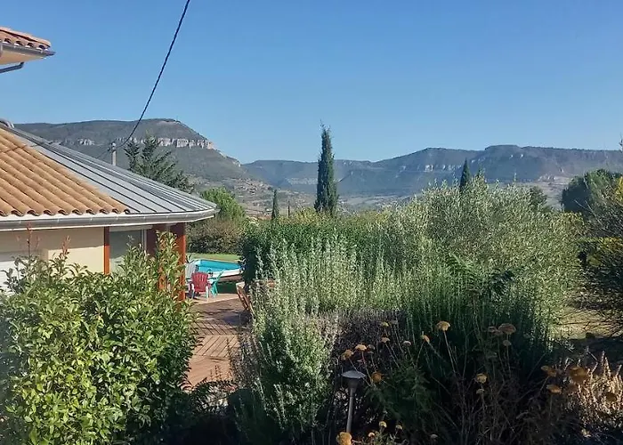 Aux Grisolles