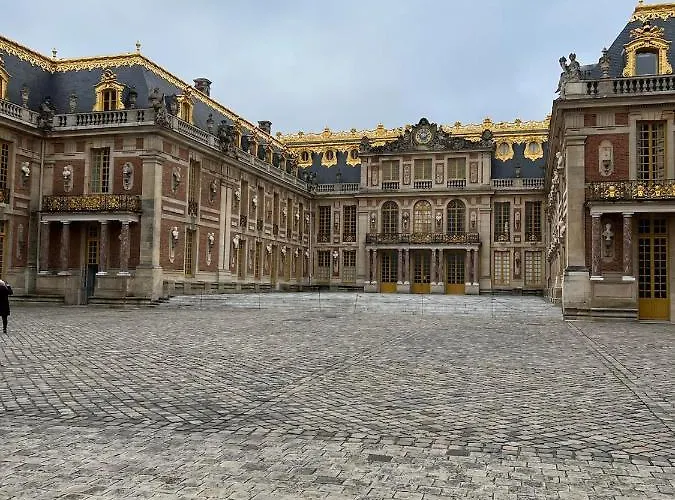 Near Castle Of Versailles Cozy Room With Breakfast And Parking