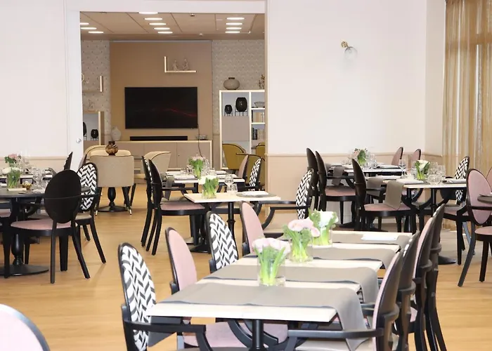 Aparthotel Domitys - Le Parc Des Aubiers à Poissy