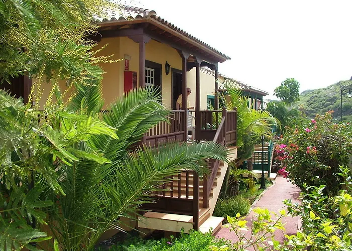Hotel Oasis San Antonio Playa Cancajos.- BreNa Baja 