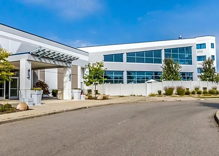 Wyndham Flint Mi Grand Blanc Bishop Airport Conference Ct Hotel