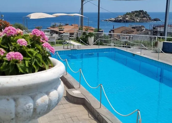 Hotel Lachea Aci Trezza