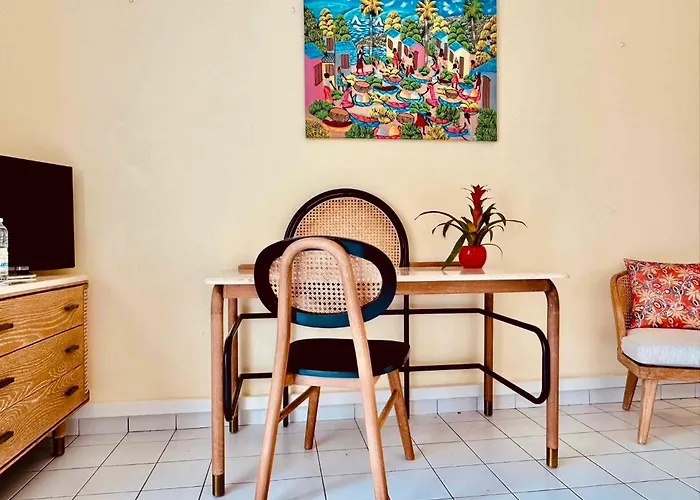 Résidence Le Vallon Guadeloupe Parc Piscine Appartements&Studios&Services hôteliers à la carte Saint-Francois 