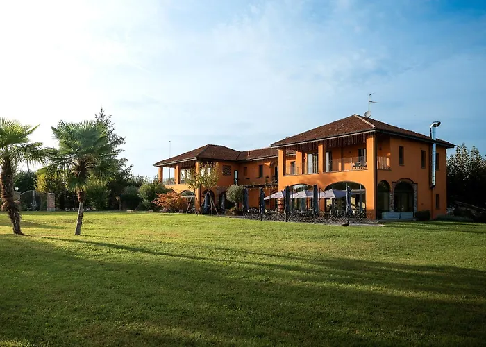 Hotel Equirelais Lomnago