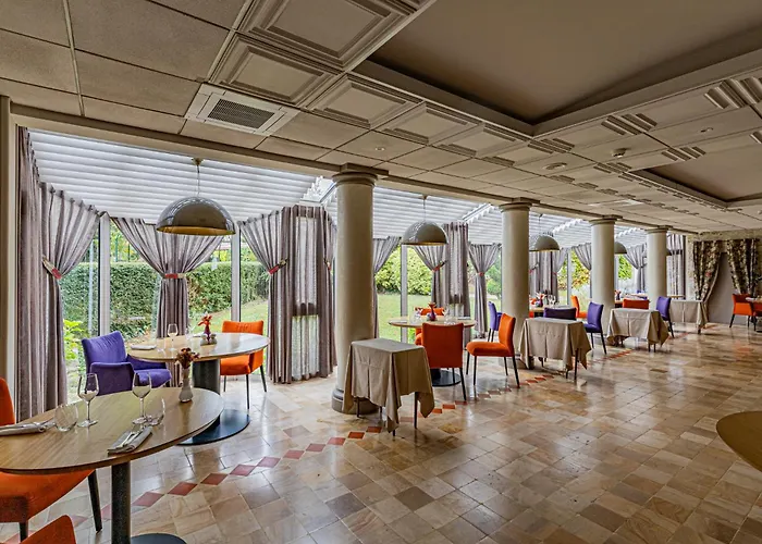 Logis Hostellerie des Clos Chablis